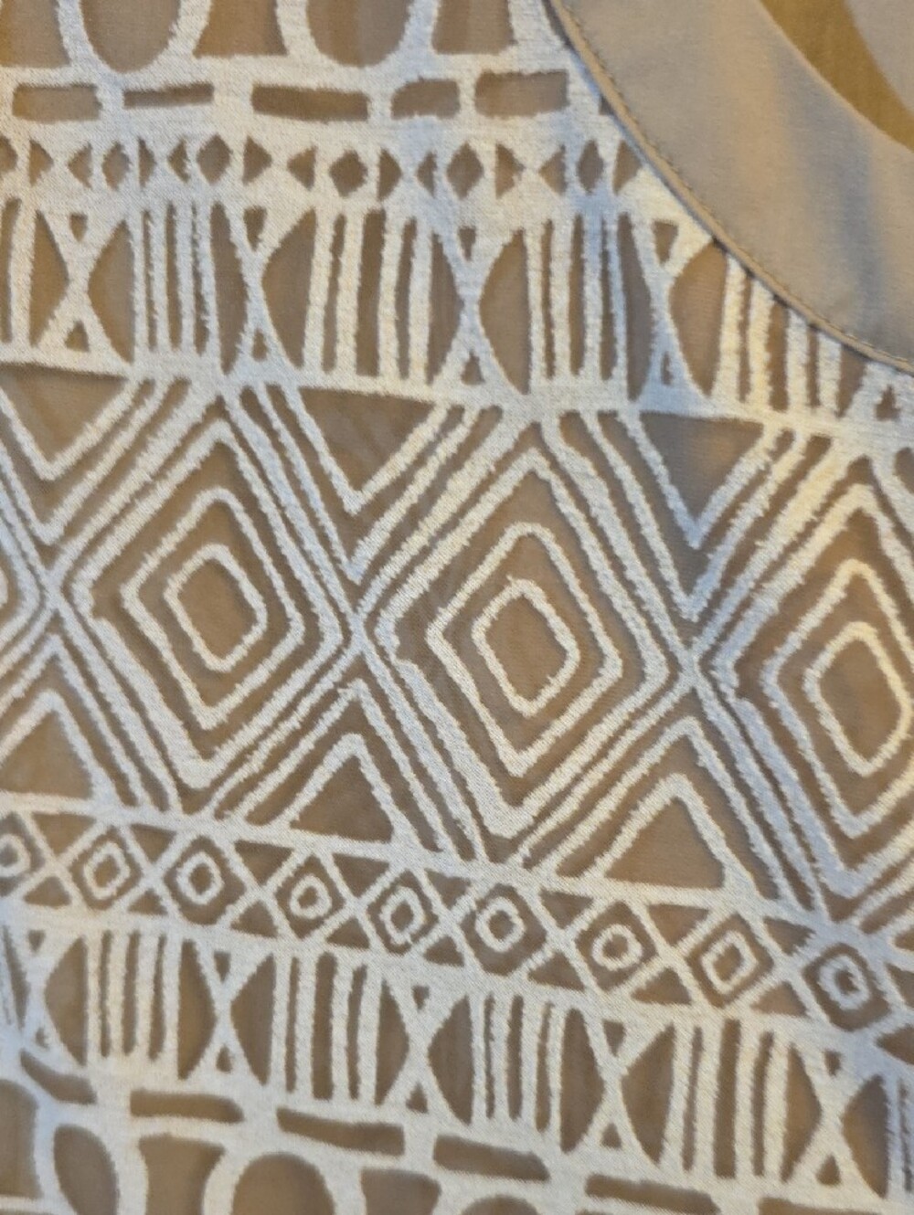 Chico's Taupe Geometric Lace-Trim Tunic Blouse Size 2 (Large) - Picture 4 of 10
